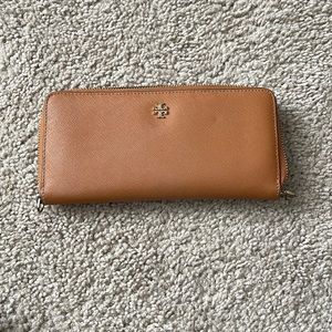 tory burch wallet
